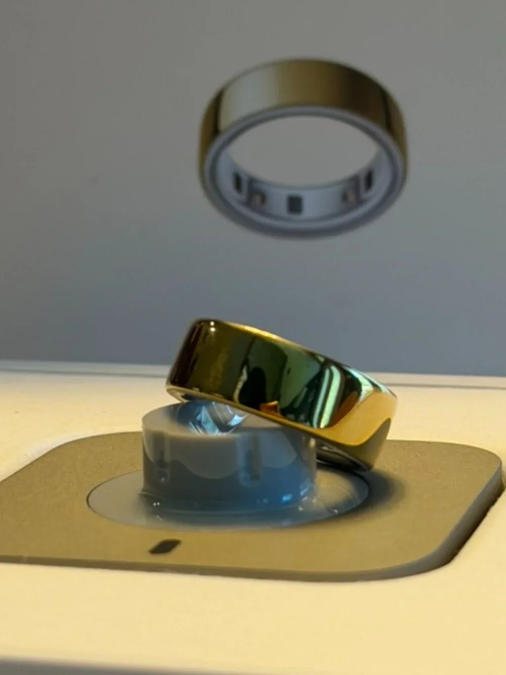 Oura Ring Gen 4 - Gold Finish - Size 7 NEW condition Open Box